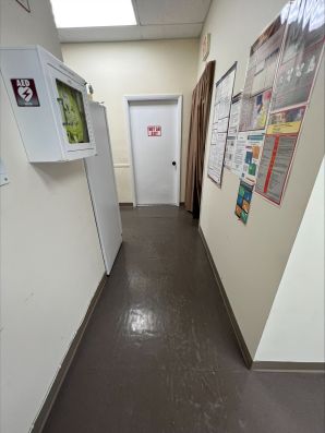 Before & After Commercial Floor Cleaning in West Palm Beach, FL (1)